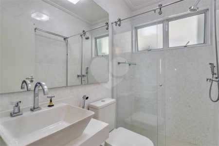 Apartamento à venda com 2 quartos, sendo 1 suíte,  em Santo Amaro, São Paulo, SP