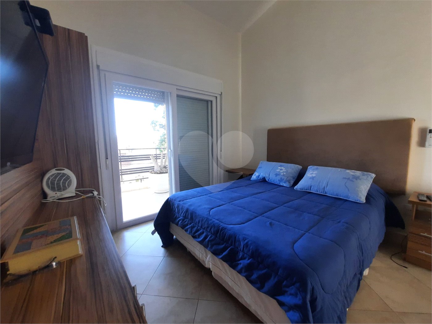 Casa à venda com 3 suítes no condomínio Parque Arco Iris, Atibaia - SP