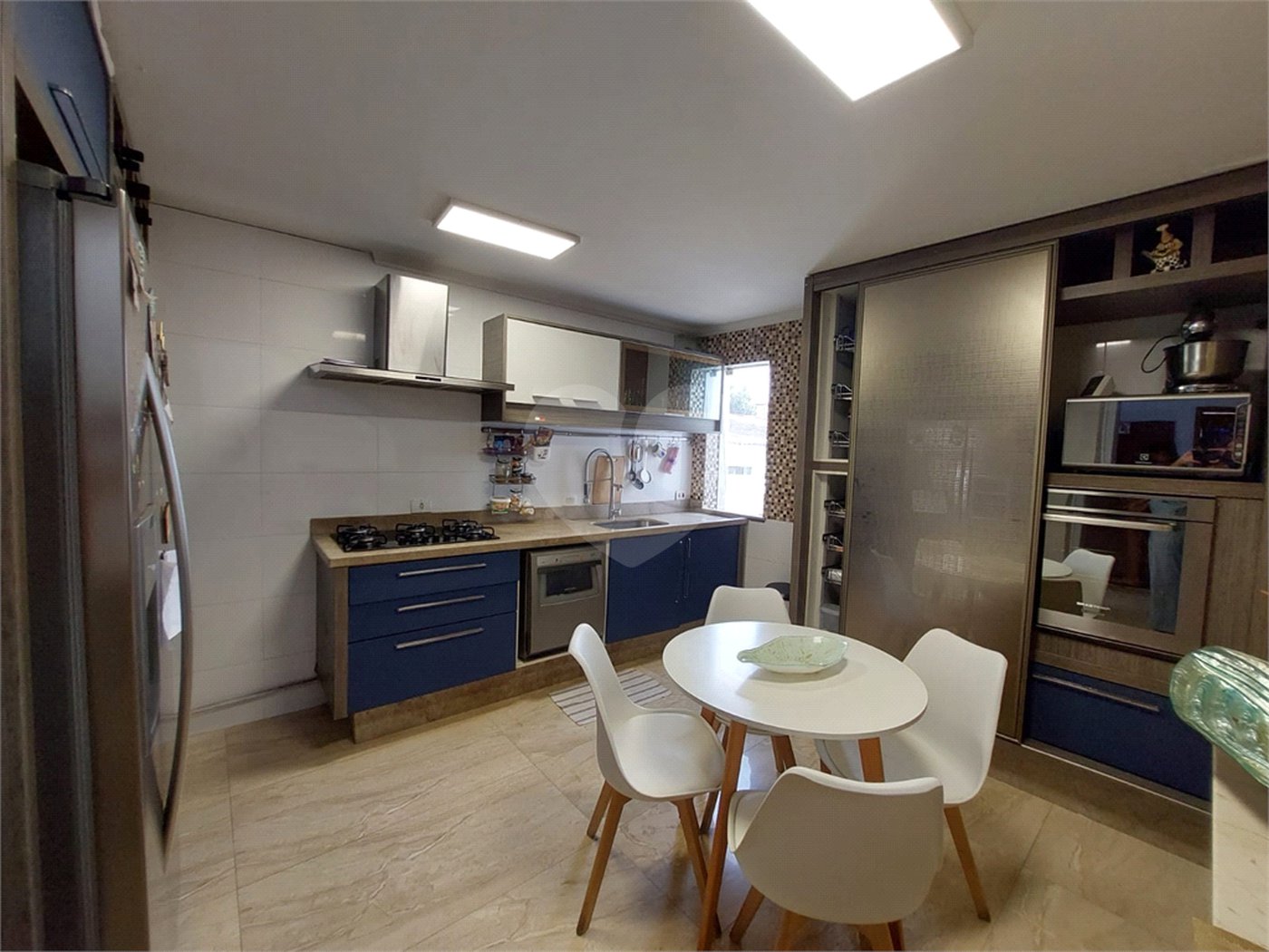 Casa à venda com 4 suítes em Lapa, São Paulo, SP