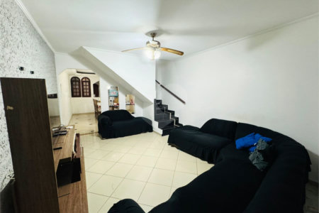 Casa à venda com 4 quartos, sendo 2 suítes, em Parque Santo Antônio, Guarulhos, SP