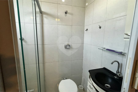 Sobrado à venda com 3 quartos, sendo 2 suítes, em Cidade São Francisco, São Paulo, SP