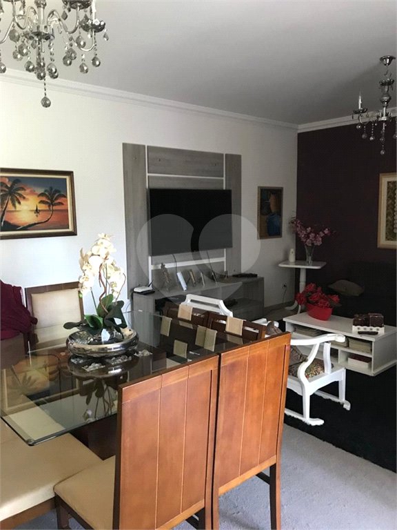 Casa à venda com 4 quartos, sendo 3 suítes, no condomínio Serra da Estrela, Atibaia - SP