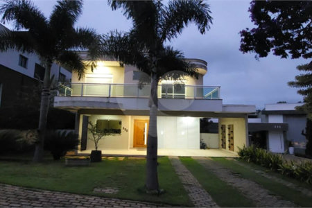 Casa para alugar com 4 quartos, sendo 3 suítes,  no condomínio Figueira Garden, Atibaia - SP
