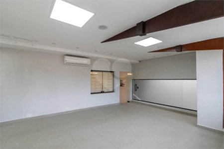 Casa à venda com 3 quartos, sendo 1 suíte, em Parque Santo Antônio, Guarulhos, SP