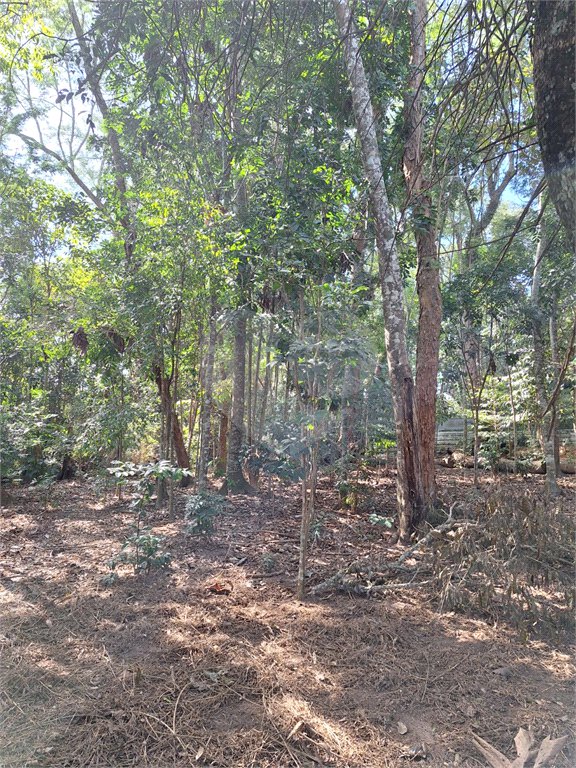Chácara à venda ou para alugar com 3 quartos, sendo 1 suíte,  em Parque Residencial Itapeti, Mogi das Cruzes, SP