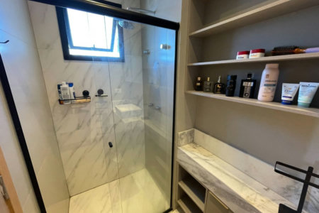 Apartamento 2 dormitórios (1 suíte), porteira fechada, 1 vaga demarcada, no José Menino, Santos