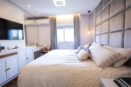 Apartamento à venda com 5 quartos, sendo 4 suítes,  em Parque Reboucas, São Paulo, SP
