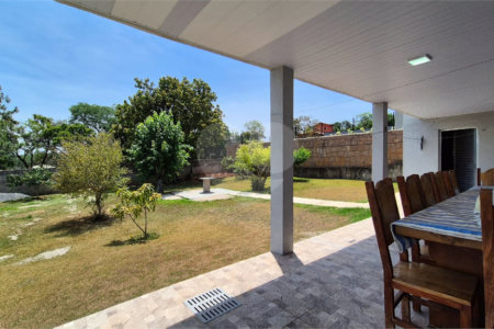 Casa à venda com 5 quartos, sendo 4 suítes, no condomínio Terras de Lucas, Sorocaba - SP