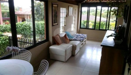 Casa à venda com 4 quartos, sendo 2 suítes,  no condomínio Vinhas da Vista Alegre - Lado Sede, Vinhedo - SP