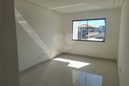 Sobrado à venda com 3 quartos, sendo 1 suíte, em Vila São Geraldo, São Paulo, SP