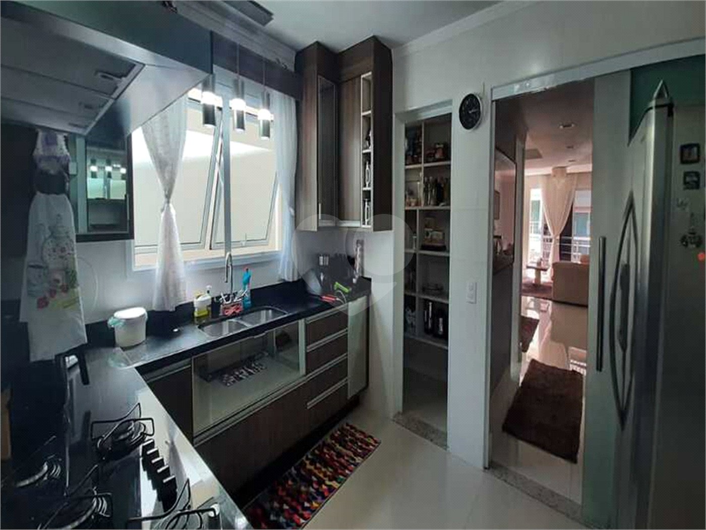 Casa à venda com 4 quartos, sendo 2 suítes, no condomínio Florada da Serra, São Paulo - SP