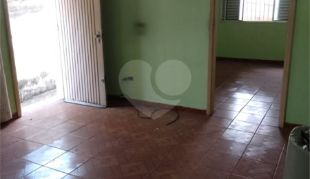 Casa Térrea à venda com 2 quartos em Parque Maria Domitila, São Paulo, SP