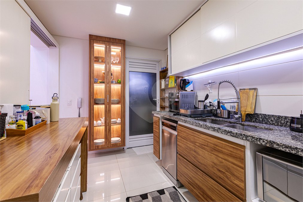 Apartamento à venda com 3 suítes em Jardim Fonte do Morumbi, São Paulo, SP