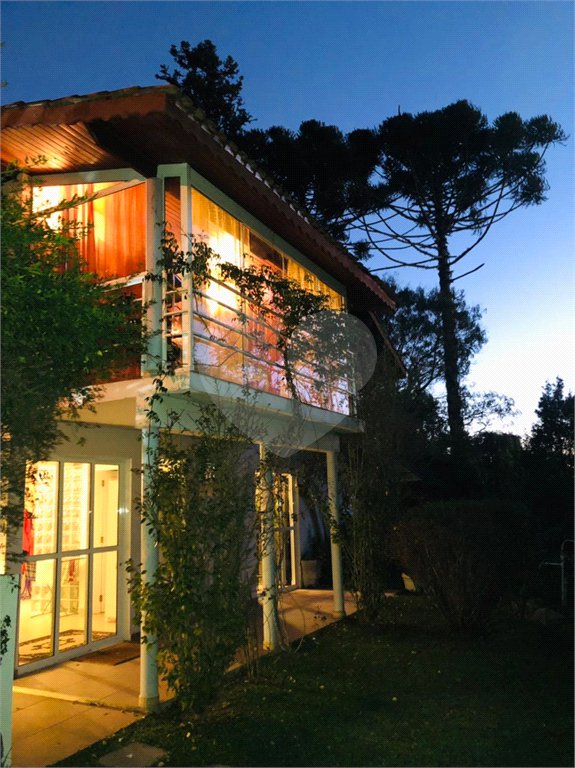 Casa Térrea à venda com 4 quartos, sendo 1 suíte, em Roseira, Mairiporã, SP