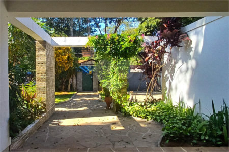 Casa Térrea à venda com 4 quartos, sendo 1 suíte,  em Brooklin Velho, São Paulo, SP