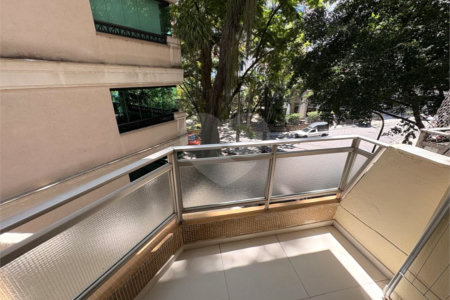 Apartamento à venda com 3 quartos, sendo 1 suíte,  em Lagoa, Rio de Janeiro, RJ