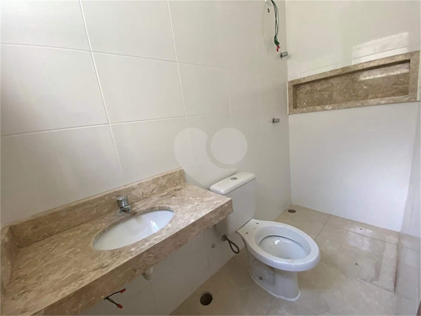 Casa para alugar com 3 quartos, sendo 1 suíte,  no condomínio Villagio DI Maria, São Paulo - SP