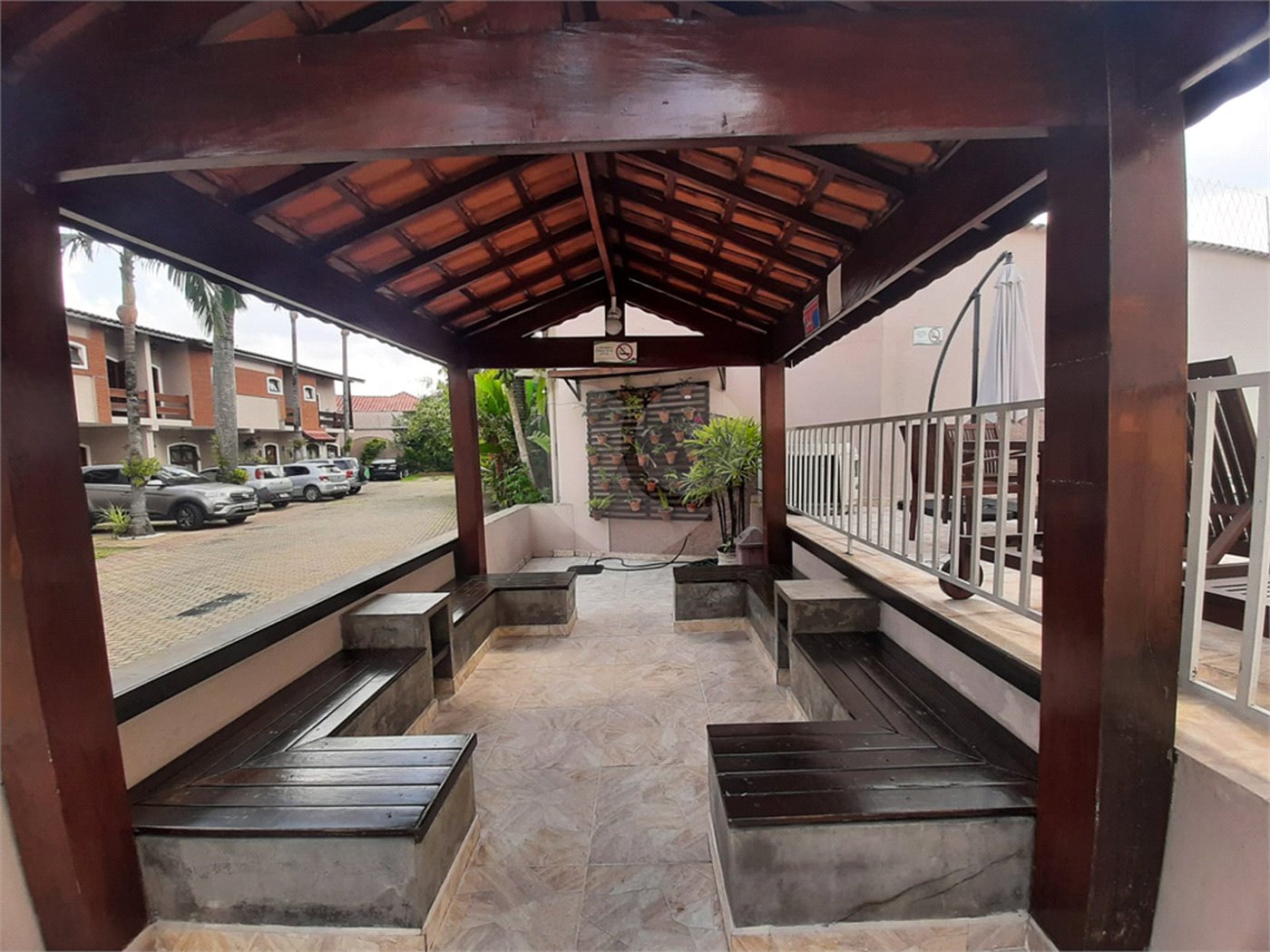 Casa à venda com 3 quartos, sendo 1 suíte, no condomínio Cantareira Park, São Paulo - SP