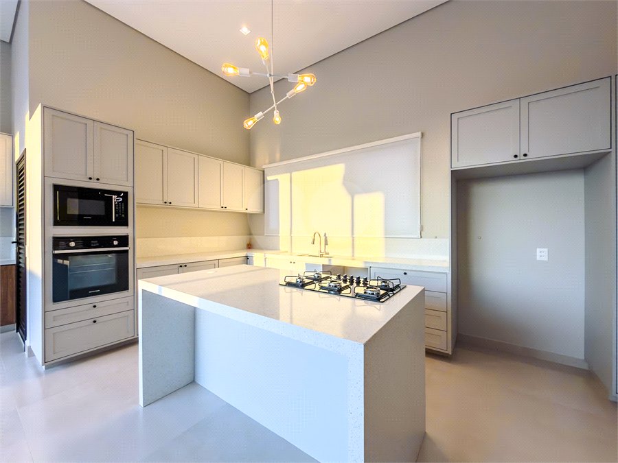 Casa à venda com 3 suítes no condomínio Residencial Dona Maria Candida, Indaiatuba - SP