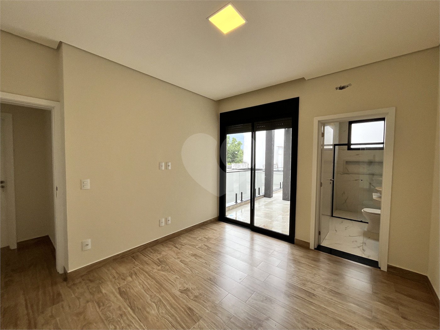 Casa à venda com 4 suítes no condomínio Mont Blanc, Sorocaba - SP