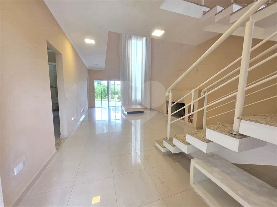 Casa à venda ou para alugar com 3 quartos, sendo 1 suíte, no condomínio Terras de São Francisco, Vinhedo - SP