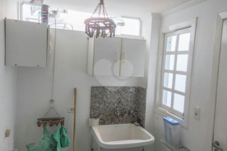Casa Térrea à venda com 4 quartos, sendo 2 suítes, em Jardim das Bandeiras, São Paulo, SP