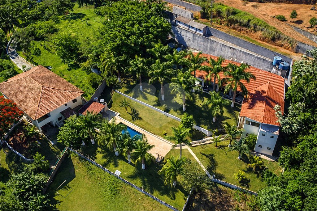 Chácara à venda ou para alugar com 5 quartos, sendo 4 suítes,  em Ouro Fino, Santa Isabel, SP