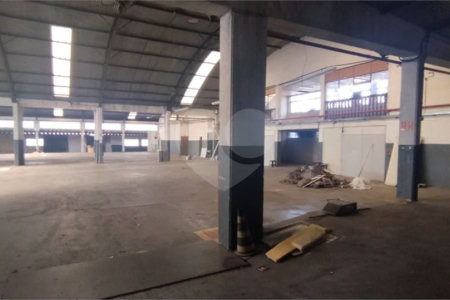 Excelente Galpão Industrial e Comercial em Jundiaí com AVCB e Zoneamento ZR3