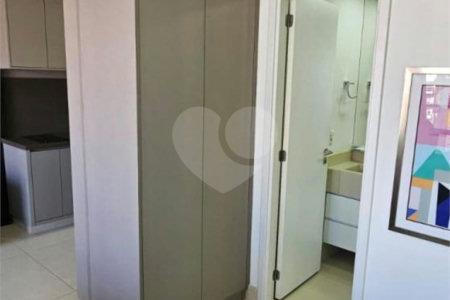 Apartamento no Itaim Bibi de 45m2 com 1 dorm, 1 banheiro, 1vaga. Estuda permuta. Viva a um passo dos melhores shoppings, hospitais, escolas e rodovias principais com 1 dorm, 1 banheiro, 1 vaga. Estuda permuta