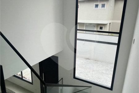 Casa à venda com 3 suítes no condomínio Village Itaguaçu, Atibaia - SP