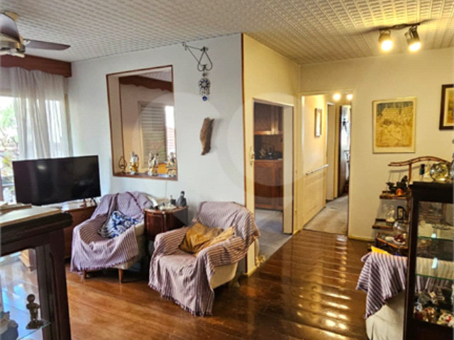 Apartamento à venda com 3 quartos, sendo 1 suíte,  em Cerqueira Cesar, São Paulo, SP
