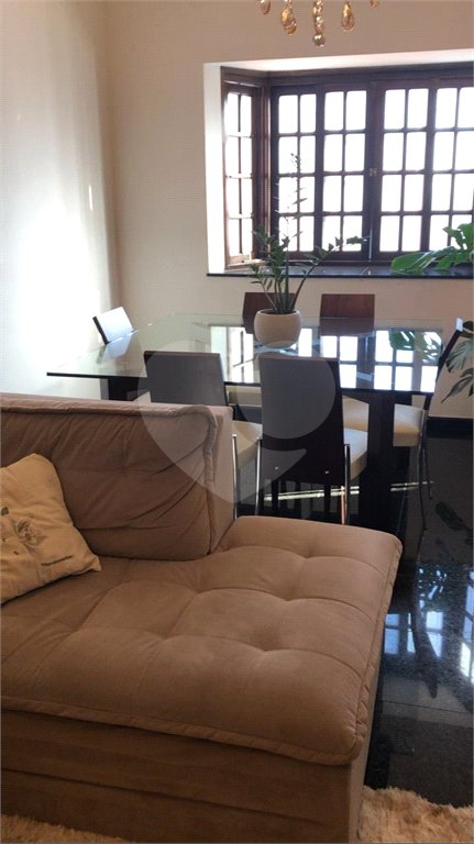 Sobrado à venda com 5 quartos, sendo 1 suíte, em Jardim Marisa, São Paulo, SP