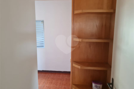 Sobrado à venda com 2 quartos, sendo 1 suíte, em Jardim Ivana, São Paulo, SP