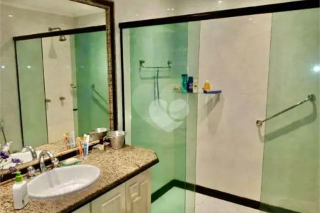 Apartamento à venda com 4 quartos, sendo 1 suíte,  em Copacabana, Rio de Janeiro, RJ