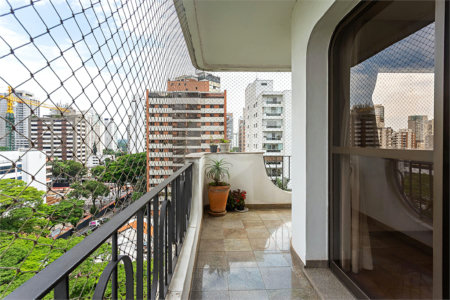 Apartamento à venda com 4 suítes em Campo Belo, São Paulo, SP