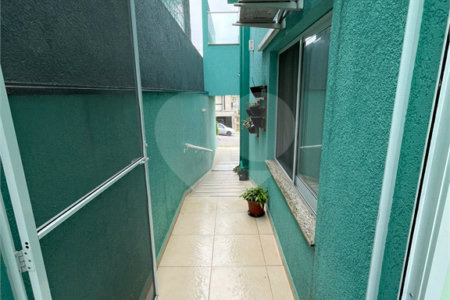 Casa à venda com 1 quarto, sendo 3 suítes, no condomínio Aruã Brisas I, Mogi das Cruzes - SP