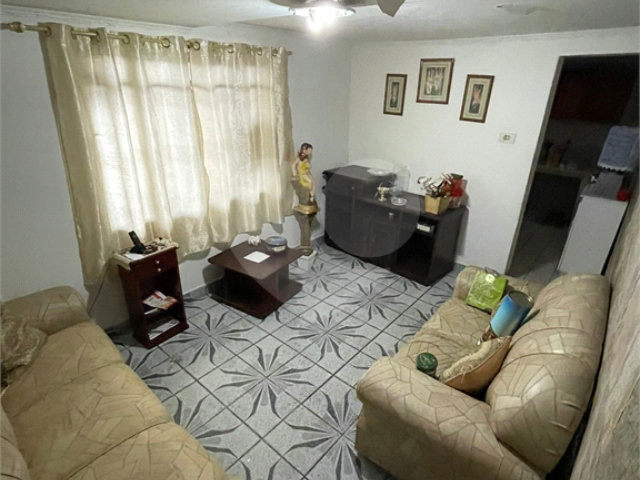 Casa Térrea à venda com 5 quartos em Vila Medeiros, São Paulo, SP