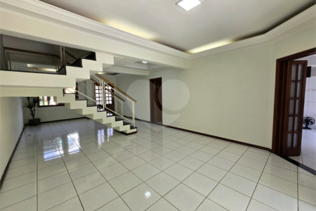 Casa para alugar com 4 quartos, sendo 3 suítes,  no condomínio Village Saint Claire, Sorocaba - SP
