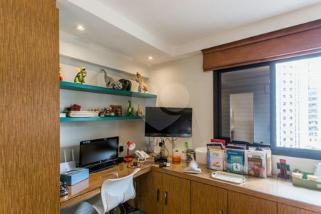 Apartamento à venda com 3 suítes em Campo Belo, São Paulo, SP