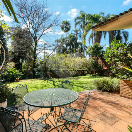 Casa à venda com 4 quartos, sendo 2 suítes, em Jardim Cordeiro, São Paulo, SP
