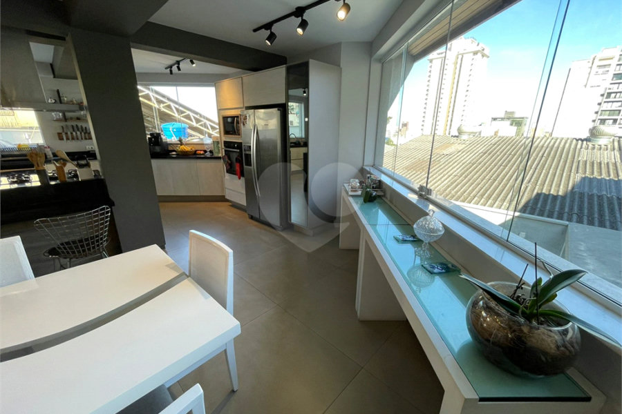 Casa à venda com 4 suítes no condomínio Fechado, São Paulo - SP