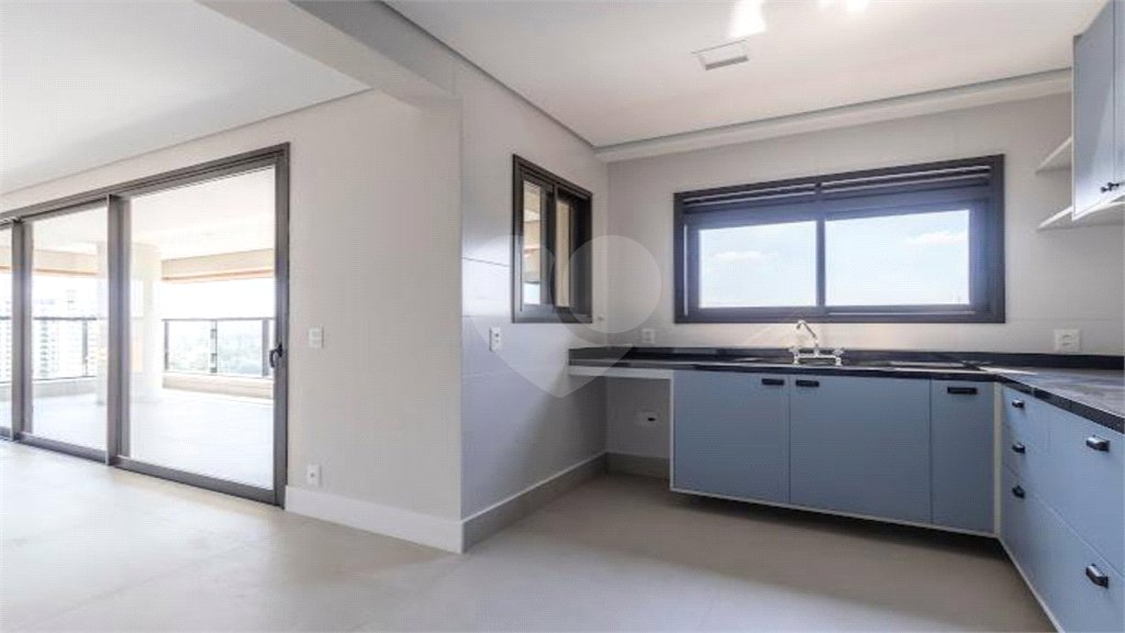 Apartamento à venda com 3 suítes em Moema, São Paulo, SP