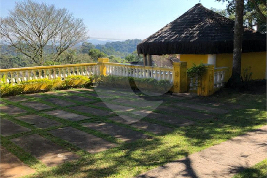 Casa Térrea à venda com 4 quartos, sendo 2 suítes, em Roseira, Mairiporã, SP