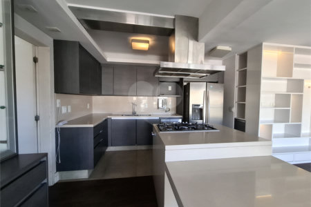 Apartamento à venda com 3 suítes em Vila Ipojuca, São Paulo, SP