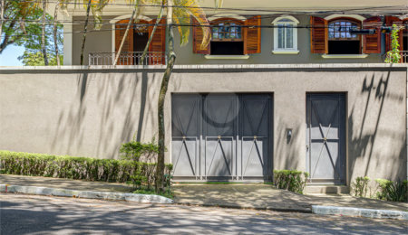 Casa à venda com 5 quartos, sendo 3 suítes,  em Alto da Boa Vista, São Paulo, SP