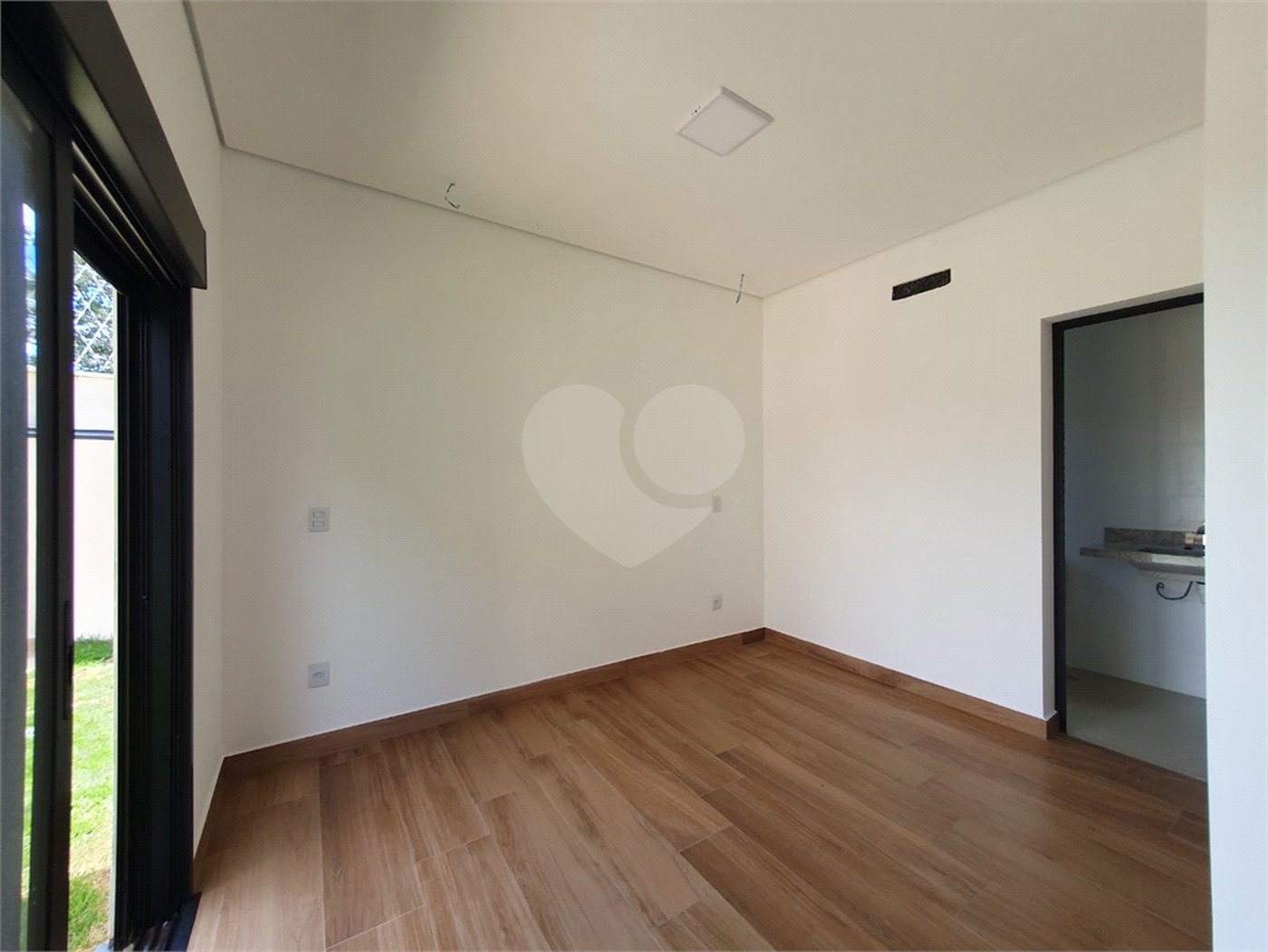 Casa à venda com 3 suítes no condomínio Via Castelli, Louveira - SP