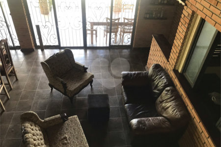 Casa à venda ou para alugar com 4 quartos, sendo 1 suíte, em Chácaras Leão, Votorantim, SP