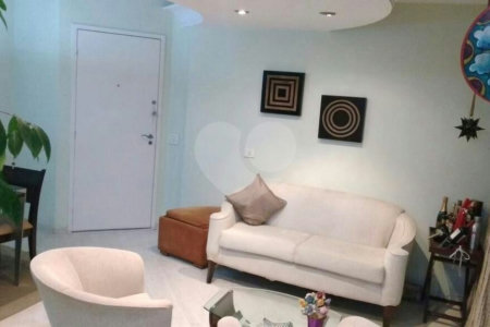 Apartamento à venda com 3 quartos, sendo 1 suíte, em Vila Monumento, São Paulo, SP