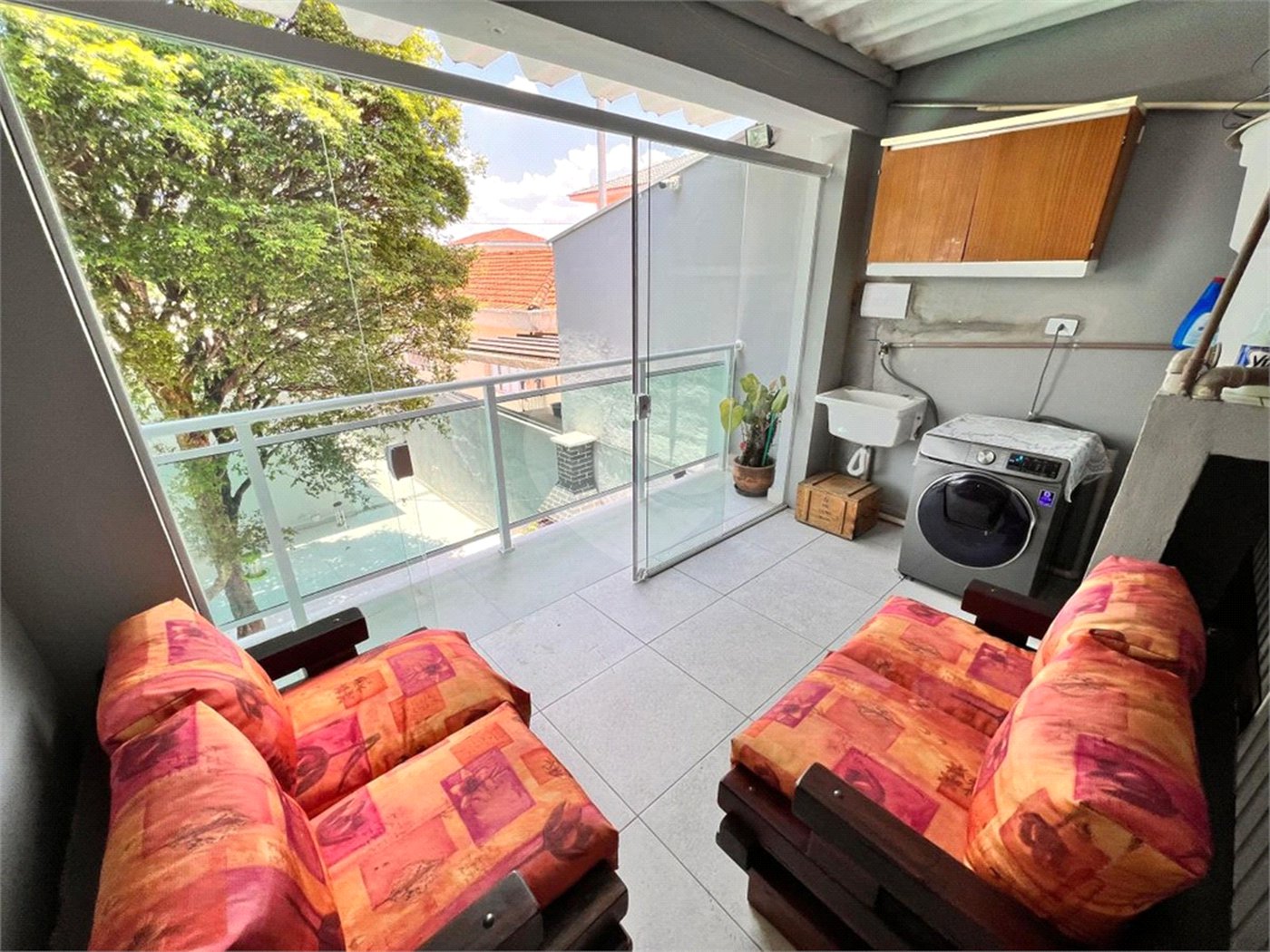 Casa à venda com 3 quartos, sendo 1 suíte, em Jardim Oriental, São Paulo, SP