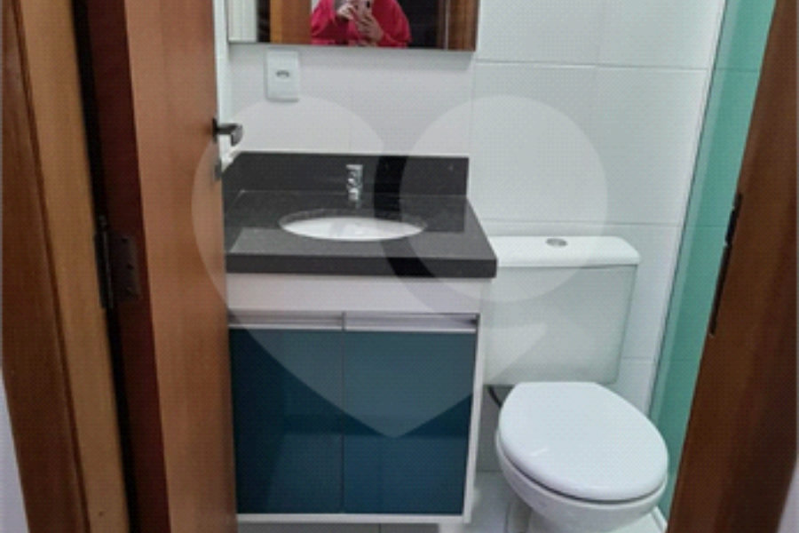 Casa à venda com 3 quartos, sendo 1 suíte, no condomínio Alvorada Parque Vitória, São Paulo - SP